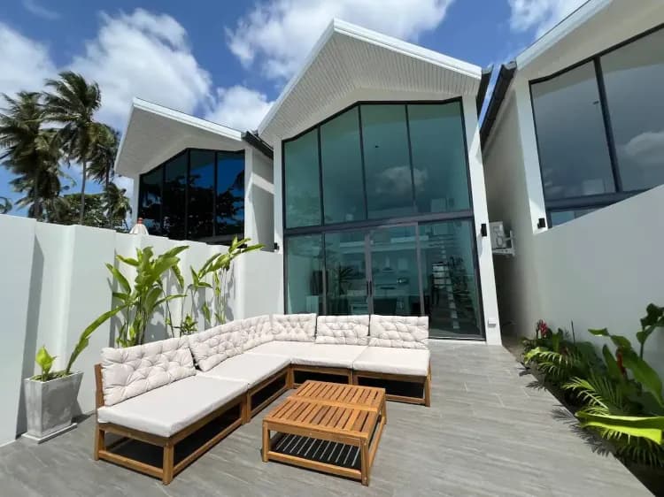 "Oliver 3" - Wake Up on the Beach with Private Pool